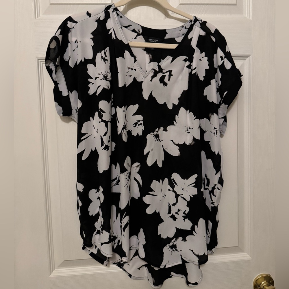 Simply Vera Wang Blouse